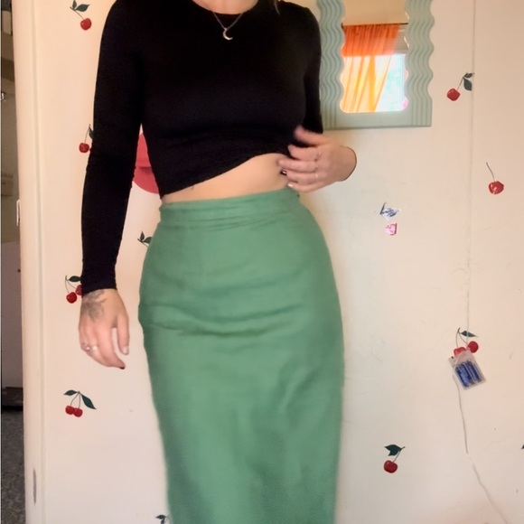Vintage Green Midi Skirt - Picture 2 of 2